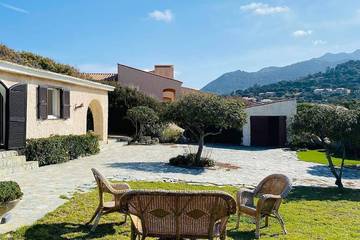 Location de vacances pour 7 personnes, avec terrasse dans Plage de la Marine de Davia