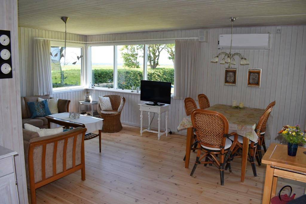 Gemütliches Ferienhaus mit Meerblick gelegen auf der malerischen Halbinsel Langø in Langø, Martofte