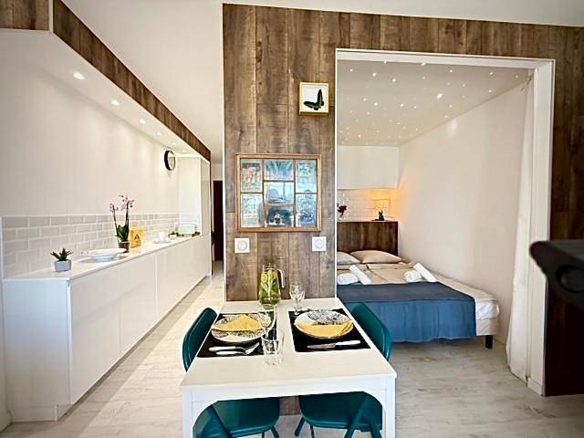 Gîte pour 4 personnes, avec balcon et vue dans Office De Tourisme De Golf Juan - 3