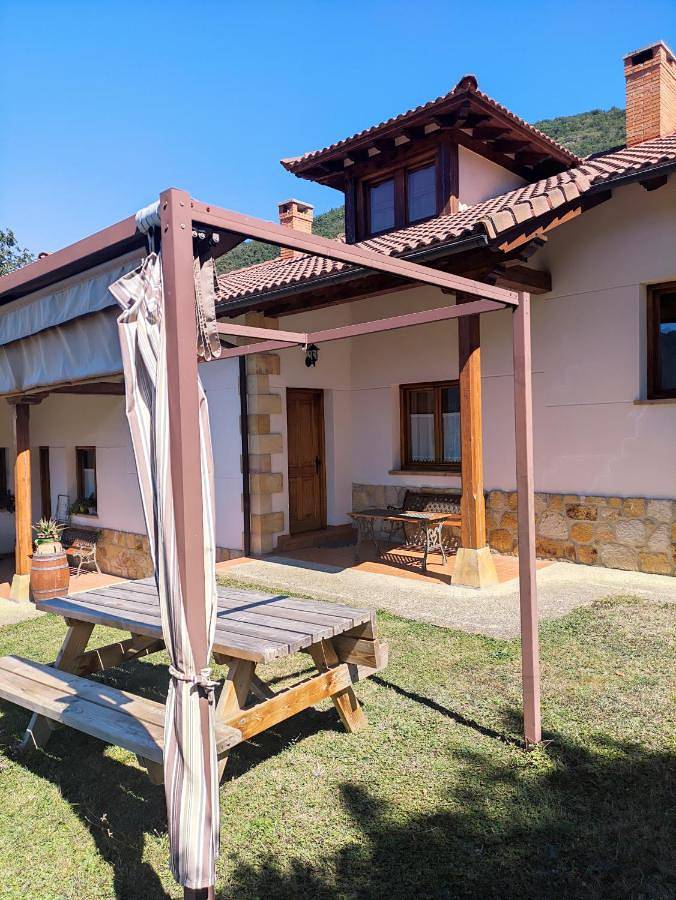Casa rural para 6 personas, con terraza además de jardín y vistas en Liébana - 3
