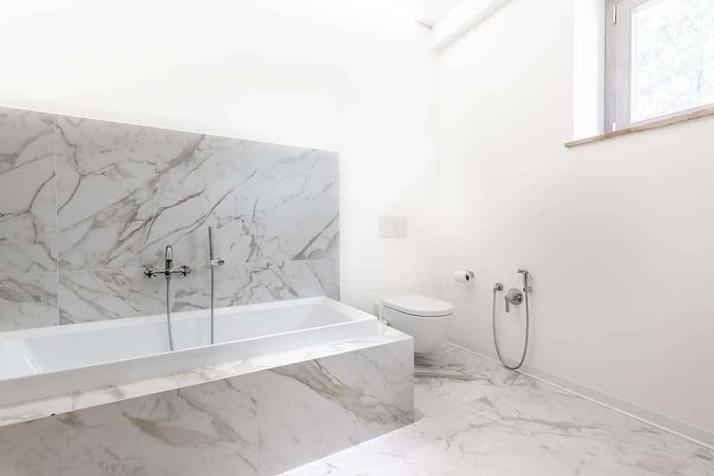 Onlangs gerestaureerde villa met verwarmd privézwembad en een prachtig uitzicht in Cingoli, Provincie Macerata