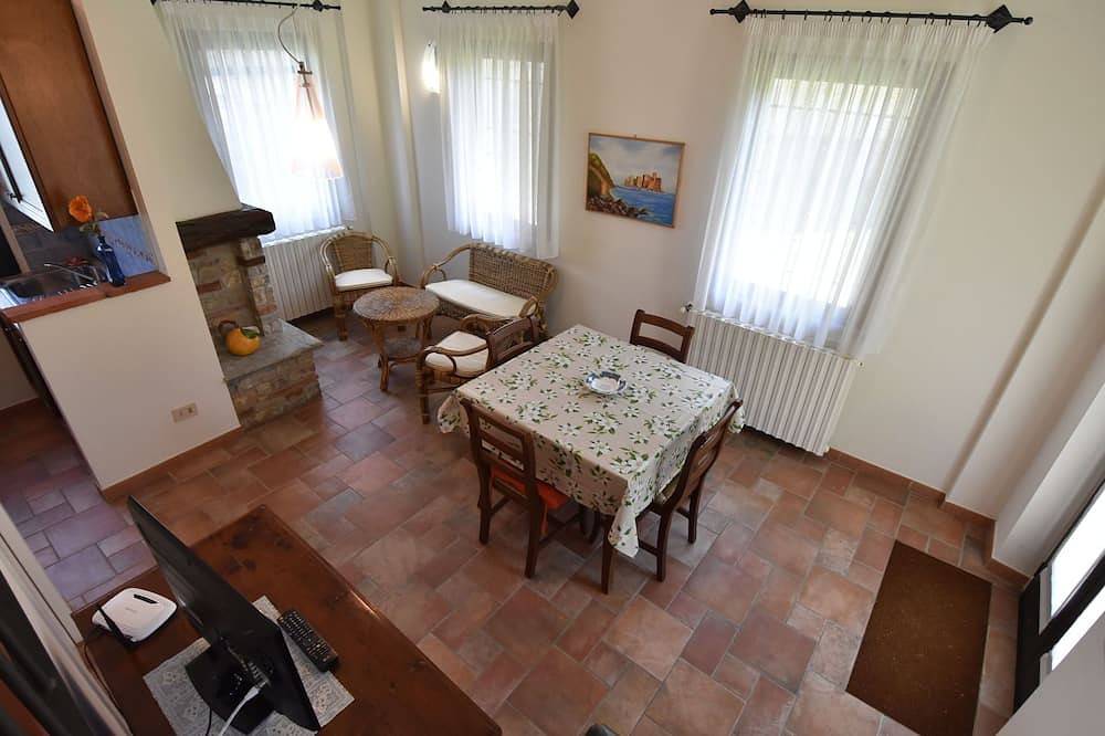 La Corte Bricca (Casetta) in Castana, Oltrepò Pavese