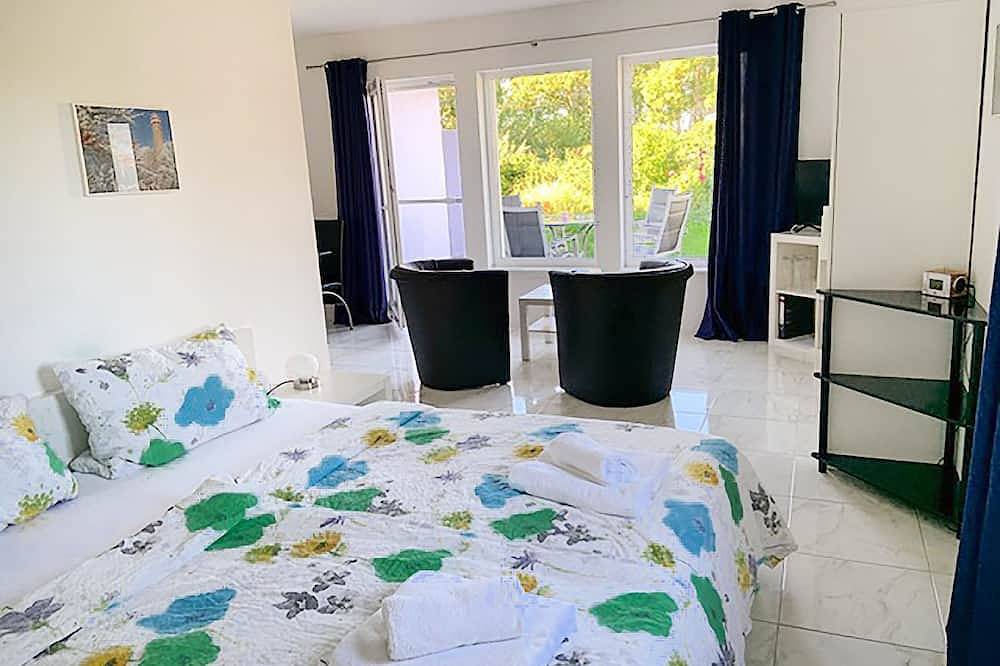 Ganze Wohnung, Appartement 1 - mit großer Terrasse - Ferienwohnung Fam. Burgert in Patzig, Bergen auf Rügen und Umgebung