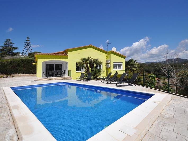 Gîte pour 8 personnes, avec jardin, animaux acceptés