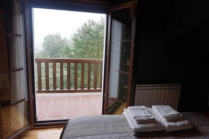 Casa rural para 15 personas, con vistas y balcón en Valle del Miera - 4