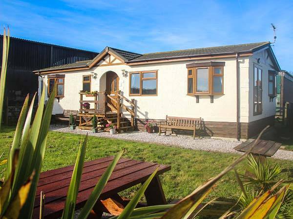 Bungalow for 4 people, with Garden and View in Devon
