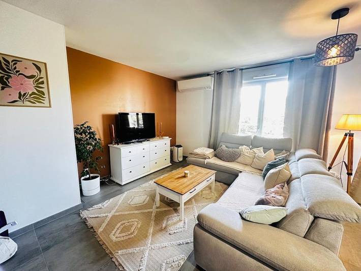 Location de vacances pour 4 personnes, avec Terrasse à Vaulx-en-Velin