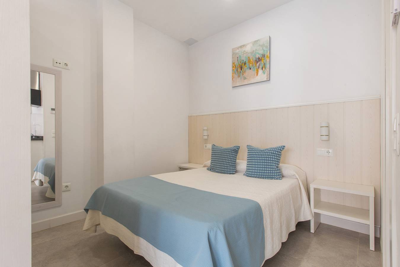Gehele studio, Appartement 'Mendoza Loft Málaga' met Wi-Fi en airconditioning in Carretera de Cádiz, Malaga