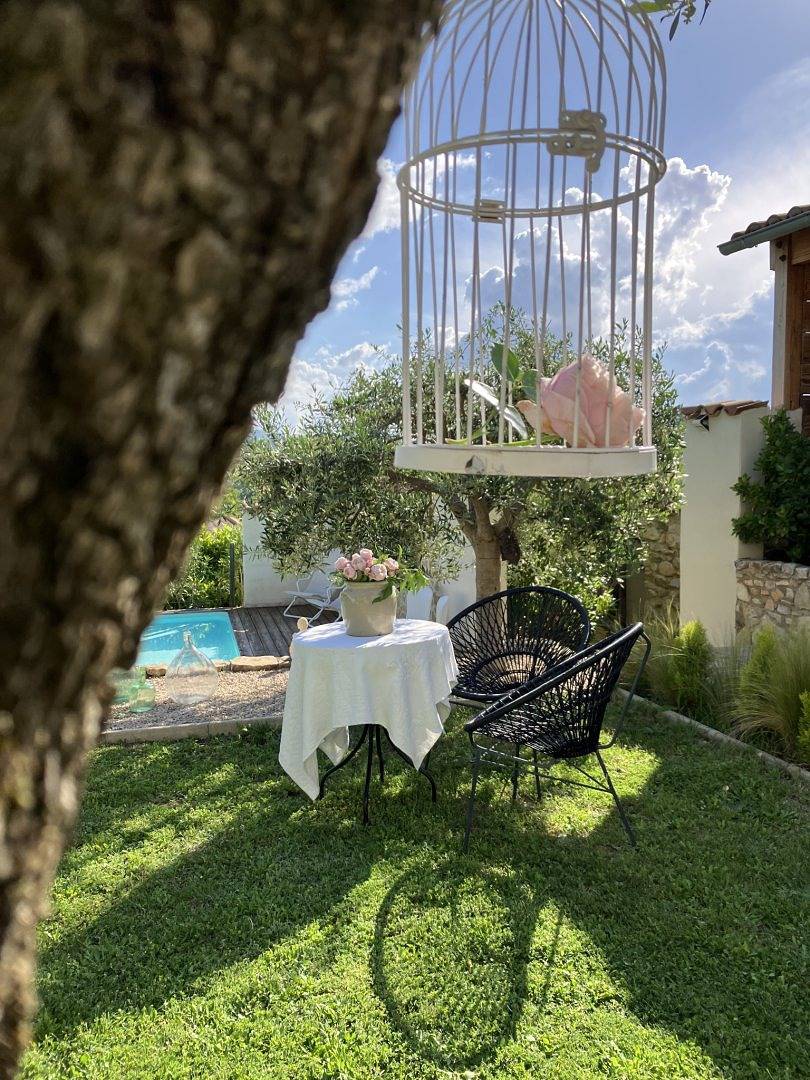 Gîte Parenthèse Boisée in Mollans-sur-Ouvèze, Région de nyons