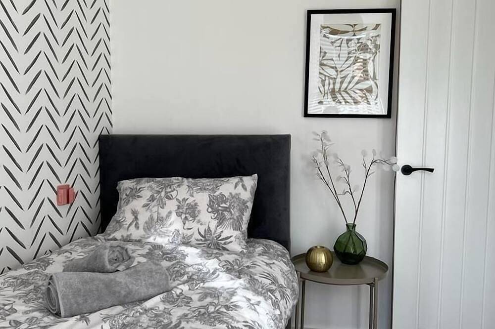 Entire apartment, Somerset House with Garden, 2 bedrooms in Northampton, Northamptonshire