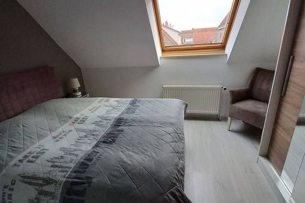 Ganze Wohnung, Ruhige Fewo. 150m zum Meer und Strand, Hund erlaubt, Parkplatz vor Haustür, Wlan in Norddeich, Norden und Umgebung
