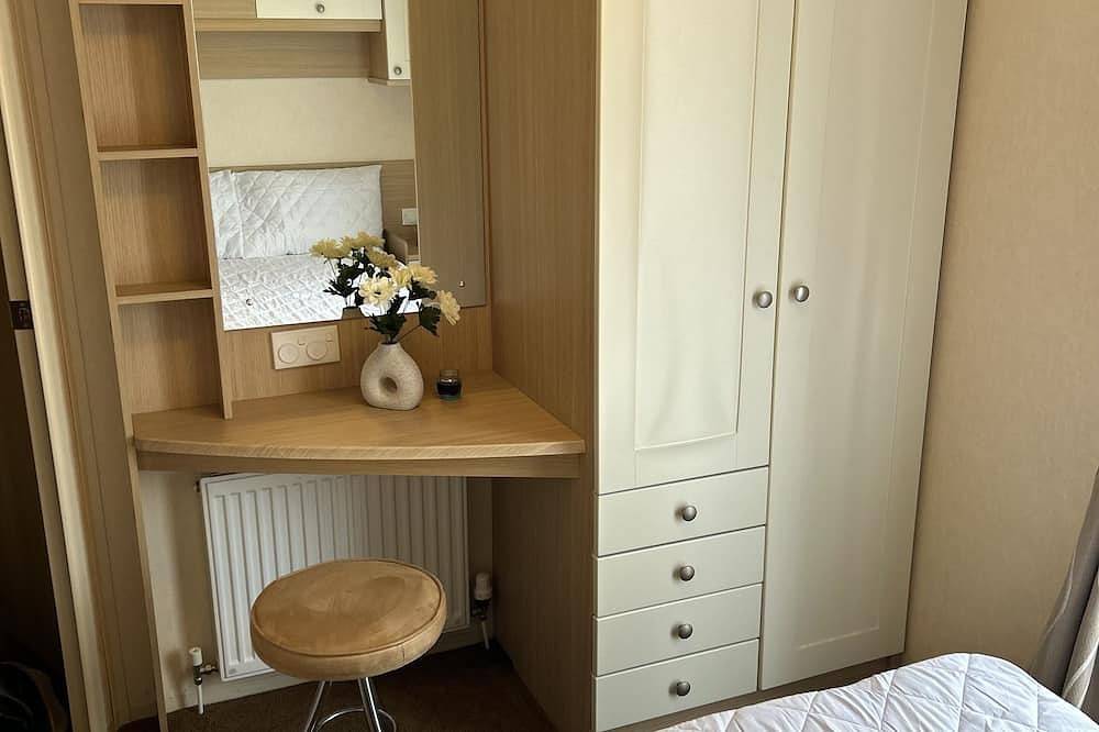 Lovely 3 bed caravan near the beach, ideal for families! in St Osyth, Essex