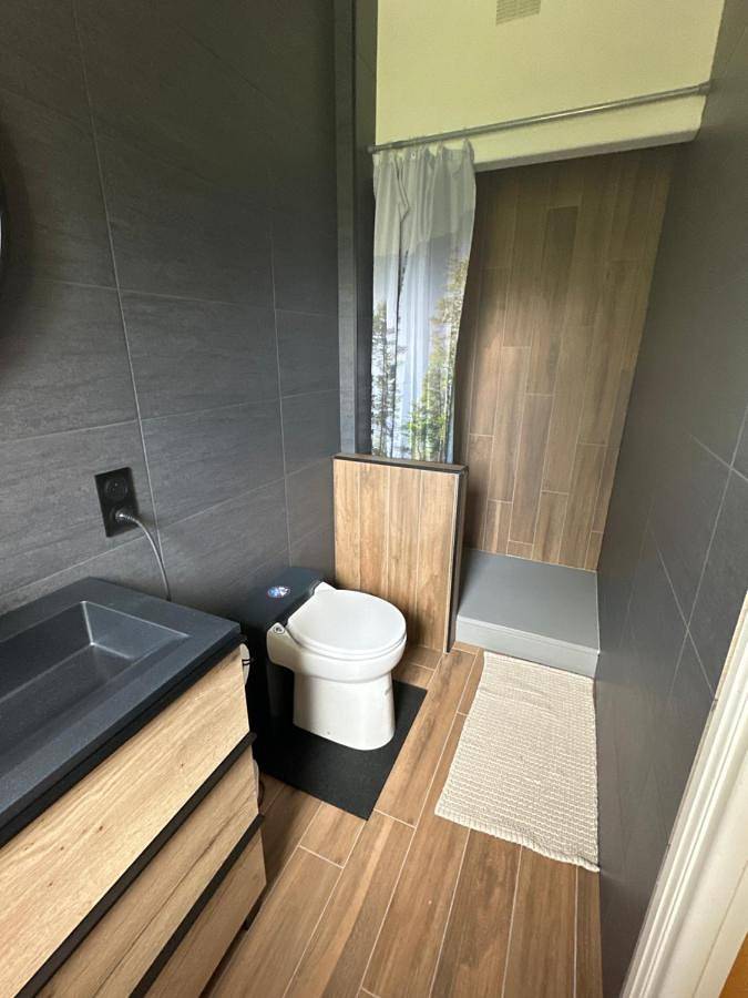 Double Room with Private Bathroom in Busset, Région de Vichy