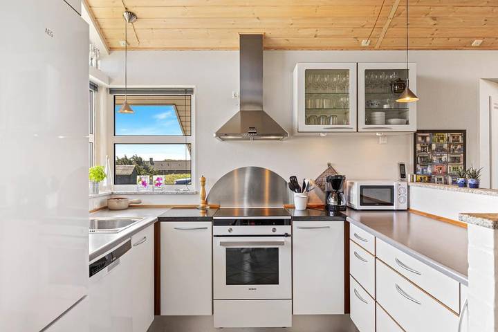 Gepflegtes Sommerhaus mit Whirlpool und Sauna in Årgab, Holmsland Klit