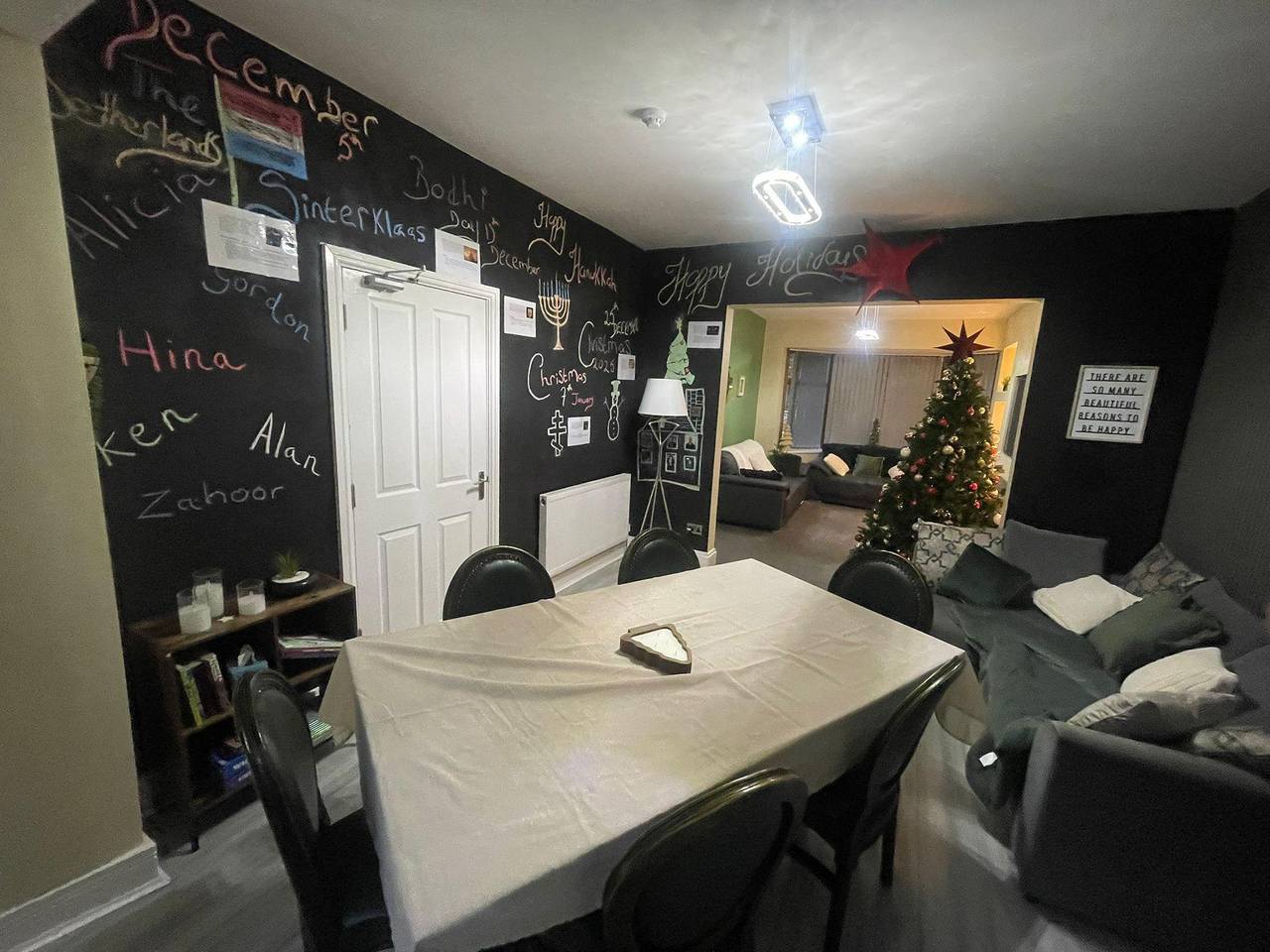 House Sleeps 9 with Garden and Parking in Bradford, Yorkshire de l'Ouest