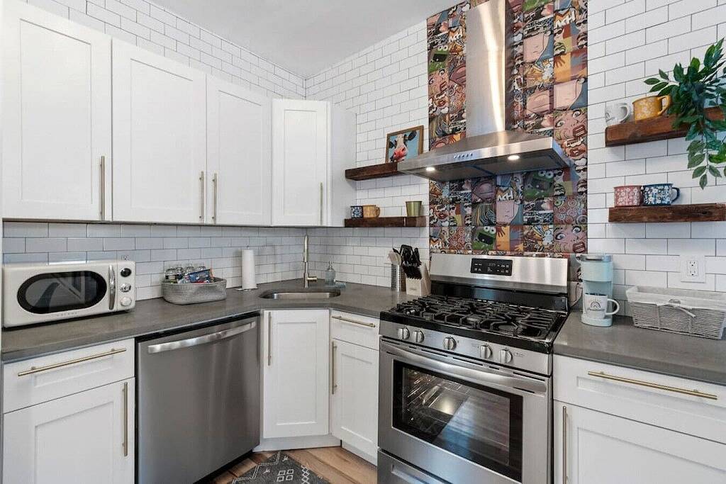 Pet Friendly- Big- King Bed | Minutes 2 Stadiums in Philadelphia, Philadelphia County