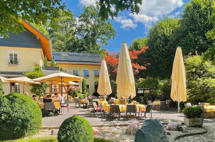 Hotel für 4 Personen, mit Terrasse und Garten in Bergneustadt