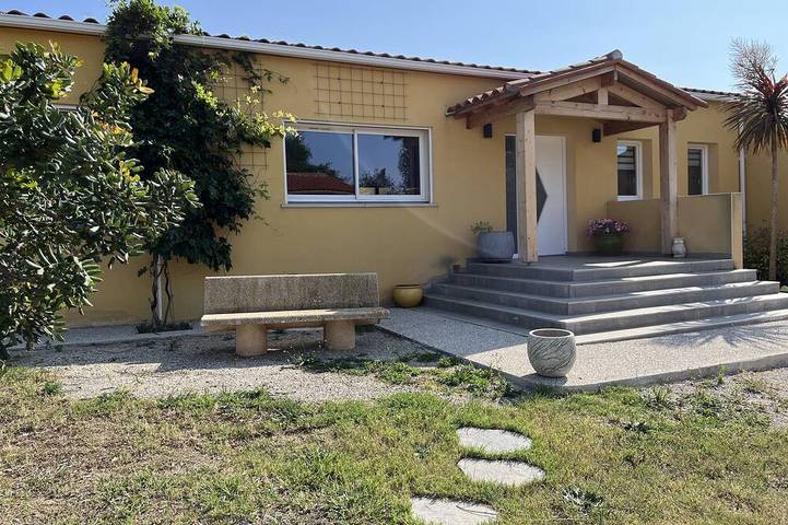 Location de vacances pour 8 personnes, avec jacuzzi à Pézilla-la-Rivière