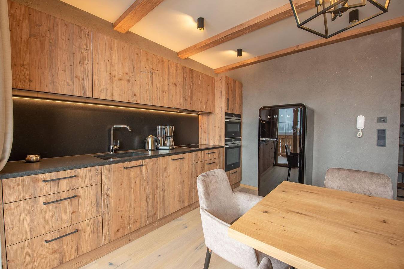 Ganze Wohnung, Modernes Apartment mit Bergblick, Sauna und Pistennähein der Zillertal Arena in Hochkrimml, Krimml