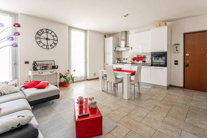 Gîte pour 2 personnes, avec jardin et terrasse dans Vergiate - 4