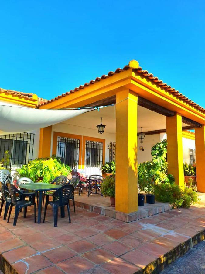 Location de vacances pour 12 personnes, avec piscine ainsi que vue et jardin à Almodóvar del Río - 4