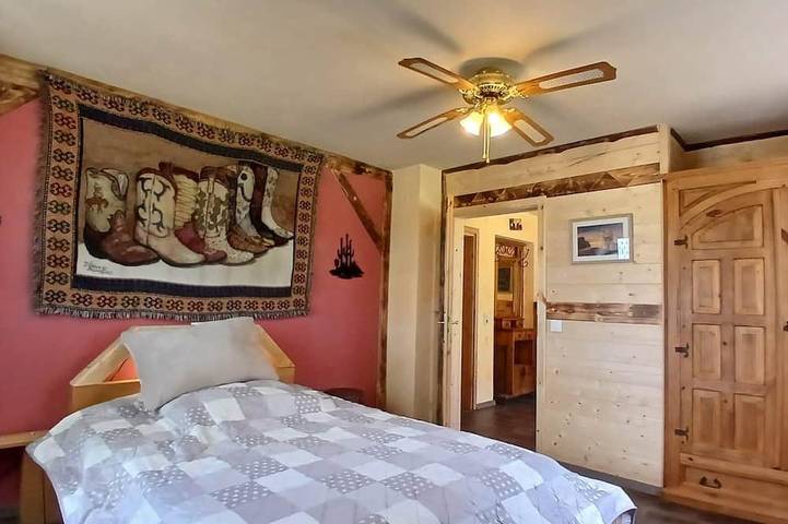 Ganze Wohnung, Ferienwohnung im Western-Style mit 70 qm in Dietfurt, Altmühltal