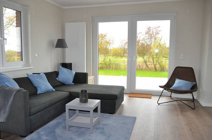 Ferienhaus "Goldblick" für 4 Erwachsene und 2 Kinder mit Kamin, Balkon & Meerblick -ruhige Lage in Westfehmarn, Fehmarn
