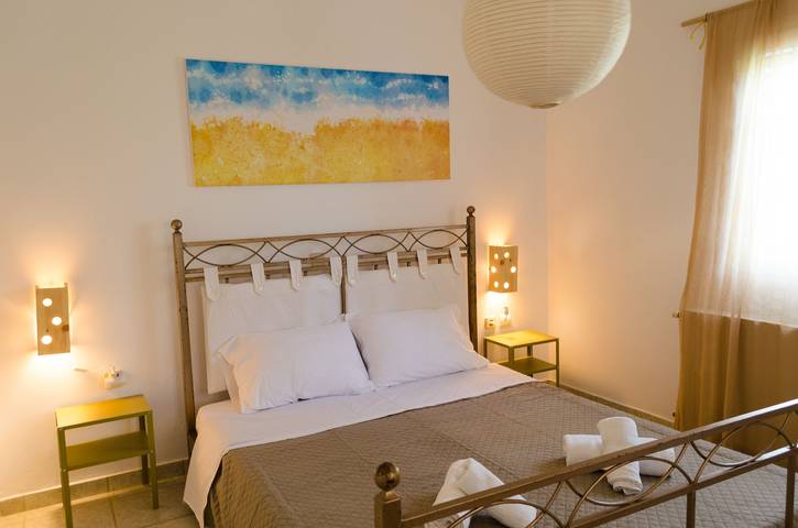 Location de vacances pour 2 personnes, avec jardin et balcon dans Égine