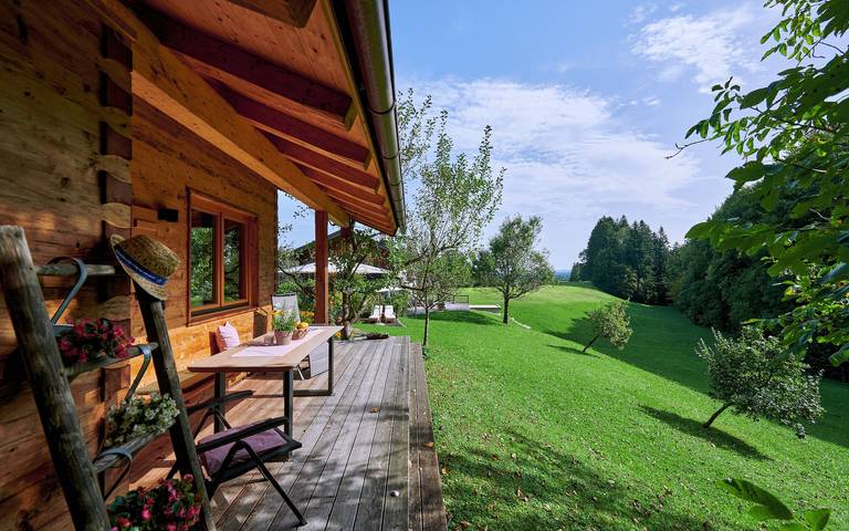 Chalet für 3 Personen, mit Terrasse und Balkon/Terrasse, kinderfreundlich im Chiemgau - 2