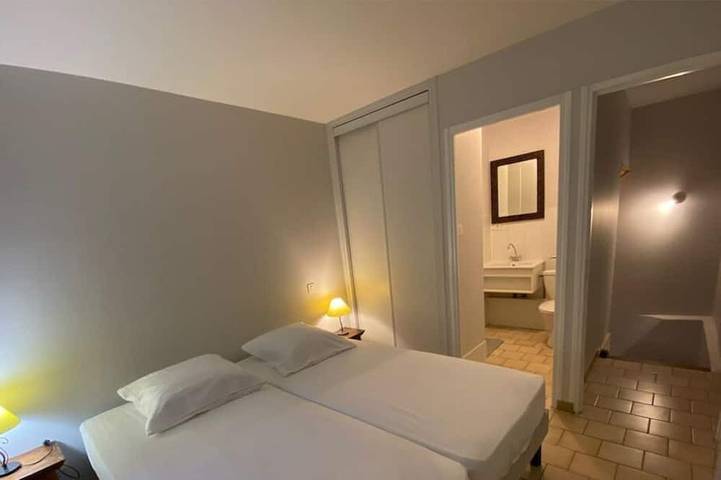 Location de vacances pour 3 personnes, avec Jacuzzi et Piscine à Rochessauve - 4