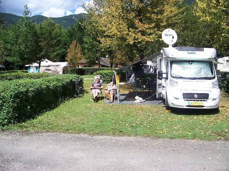 Mobile-home 2 chambres + Terrasse 6 personnes in Saint-Pierre-d'Albigny, Région de Chambéry