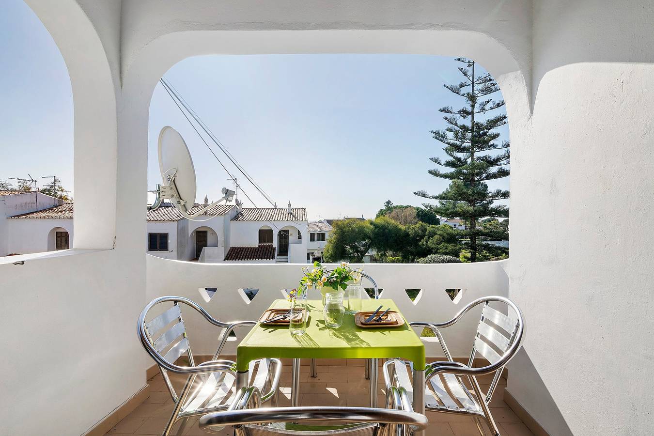 Apartamento entero, Apartamento Moradia das Gaivotas 6 con Piscina, Jardín y Balcón in Alporchinhos, Porches