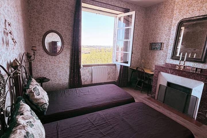 Location de vacances pour 14 personnes, avec terrasse et jardin à Montredon-Labessonnié - 4