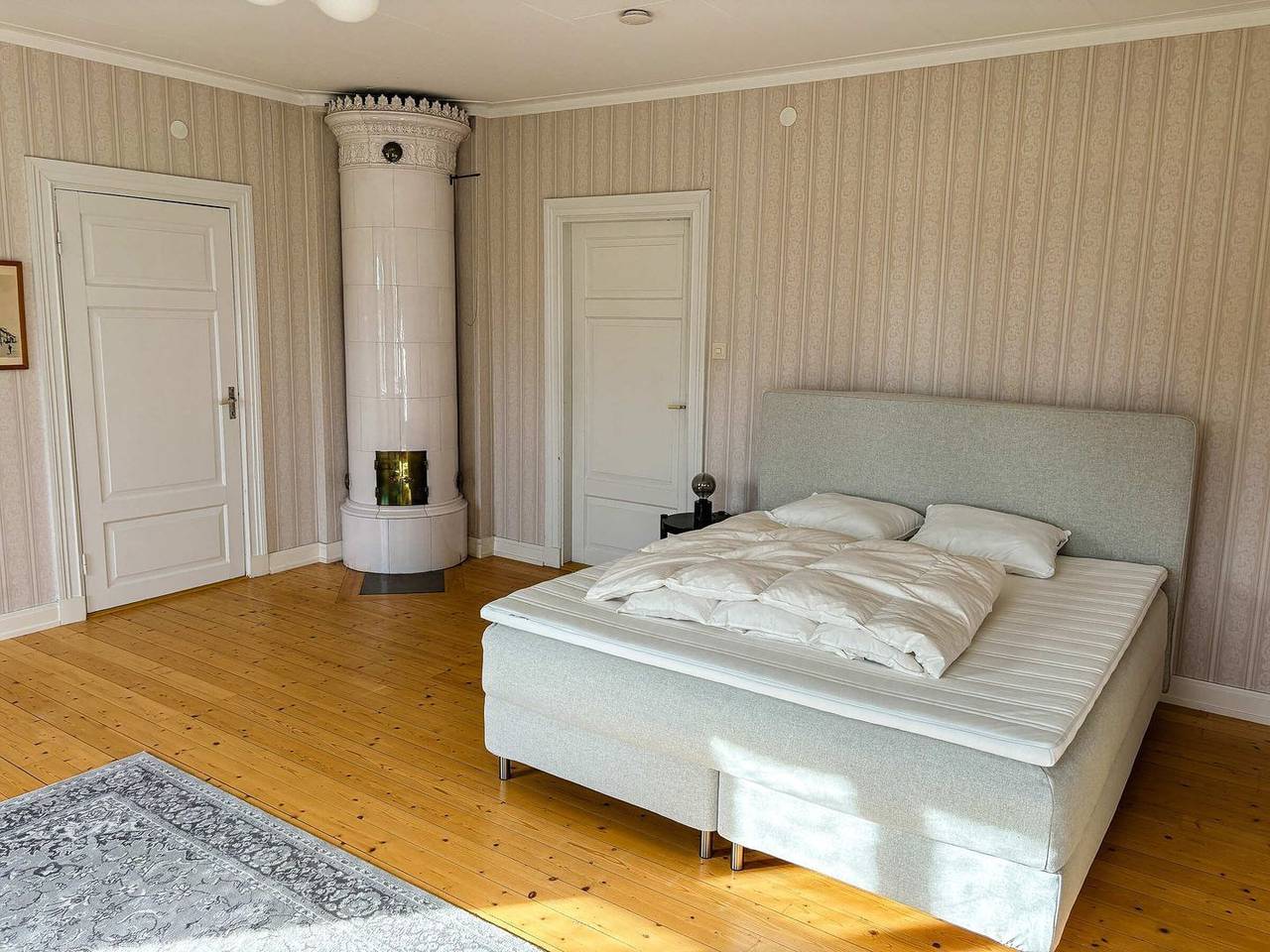 Seegut Hovmantorp – exklusives Ferienhaus am See mit Sauna & Platz für 12 Gäste in Rottnen