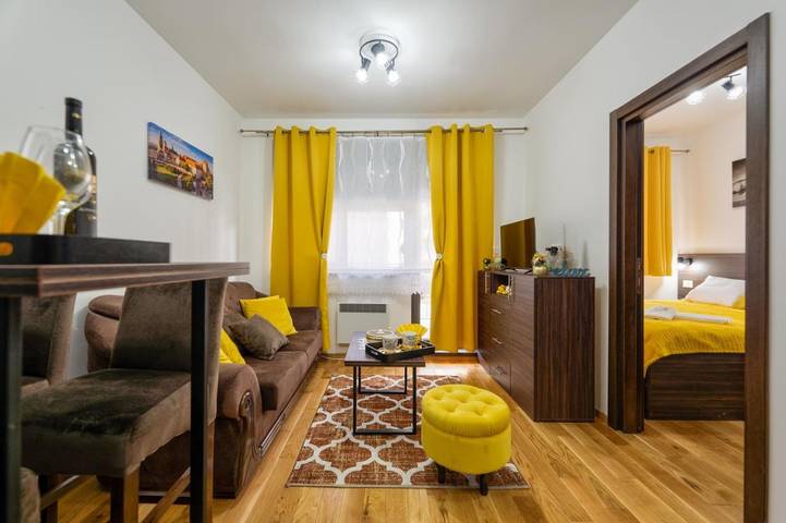 Appartement de vacances pour 4 personnes, avec piscine et vue ainsi que sauna et jardin