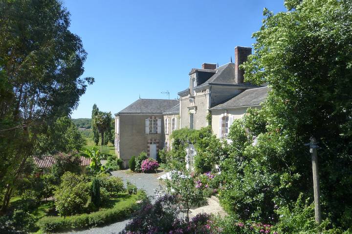 Gîte pour 8 personnes, avec piscine ainsi que terrasse et jardin à Le Champ-Saint-Père - 2
