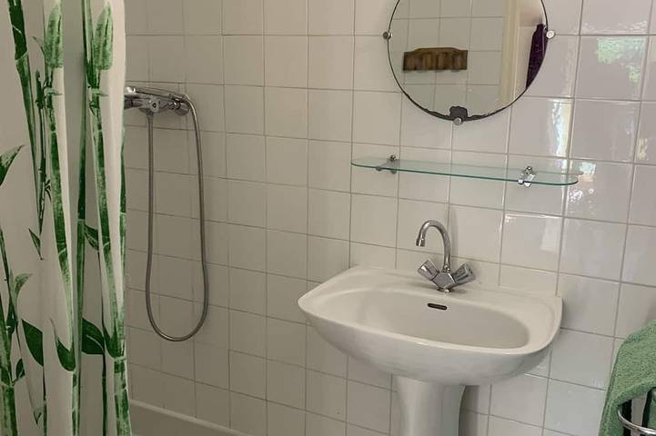 Gîte pour 2 personnes, avec jardin à Saint-Quay-Perros - 4