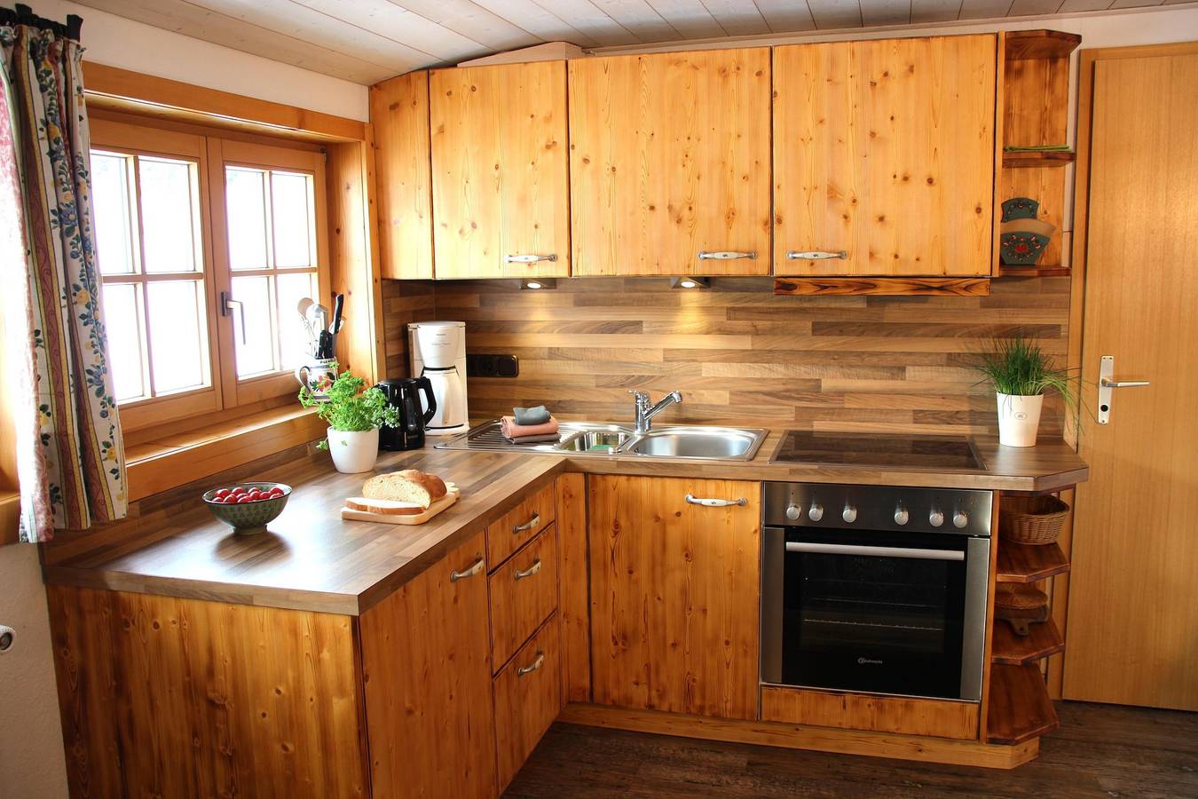 Ganze Ferienwohnung, Appartement/Fewo, Dusche, 2 Schlafräume "Ifen" in Hirschegg Kleinwalsertal, Mittelberg