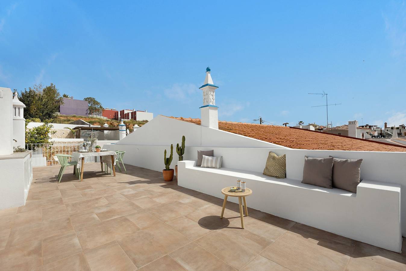 Ferienhaus 'Casa Helena' mit privater Terrasse, Wlan und Klimaanlage in Ferragudo, Faro Distrikt