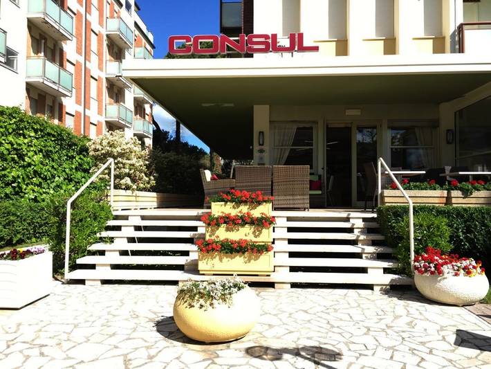 Hotel per 5 persone, con Balcone e Terrazza nonché Giardino e Panorama a Milano Marittima