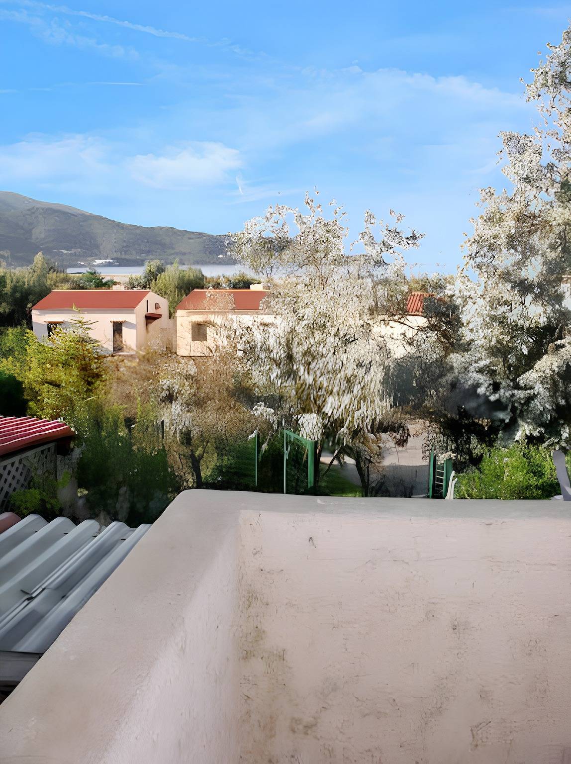 Casa acogedora en Calcatoggio con jardín vallado. in Tiuccia, Calcatoggio