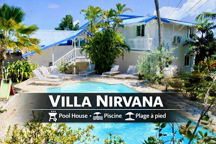 Location de vacances pour 12 personnes, avec piscine ainsi que jardin et vue dans Plage de Petit-Havre