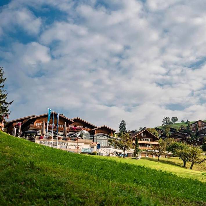 Hotel für 2 Personen, mit Balkon und Whirlpool sowie Terrasse und Pool in Sigriswil