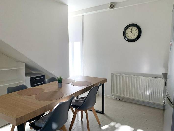 Gîte pour 6 personnes, avec vue et jardin ainsi que vue sur le lac et terrasse, animaux acceptés à Viry-Châtillon - 3