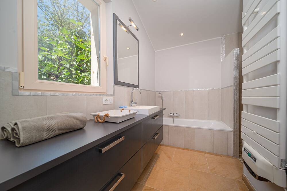 Neues, helles Haus mit beheiztem Privatpool im Herzen der Provence in Simiane-la-Rotonde, Forcalquier und Umgebung