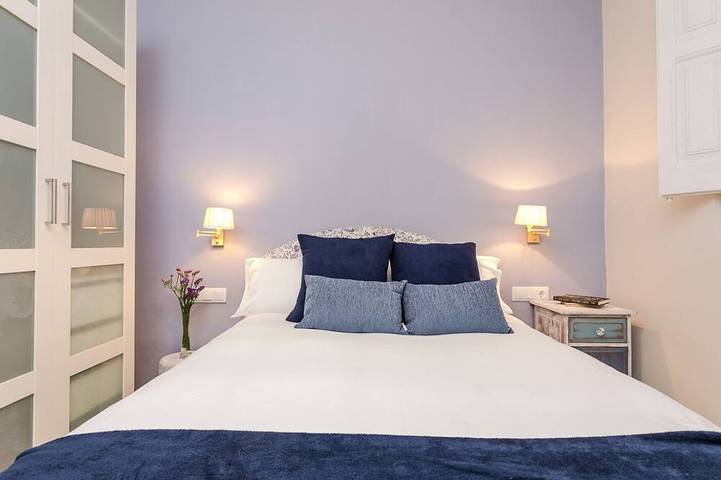 Appartement entier, Lovely and historic 3 bedroom home completely refurbished and designed for a pleasant and comfortable stay in Barcelona. in Cornellà de Llobregat, Baix Llobregat