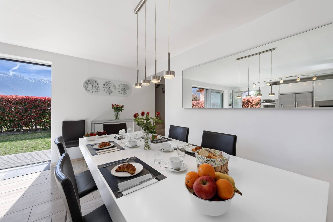 Villa Dolce Vita With Private Pool in Lugano, Luganersee