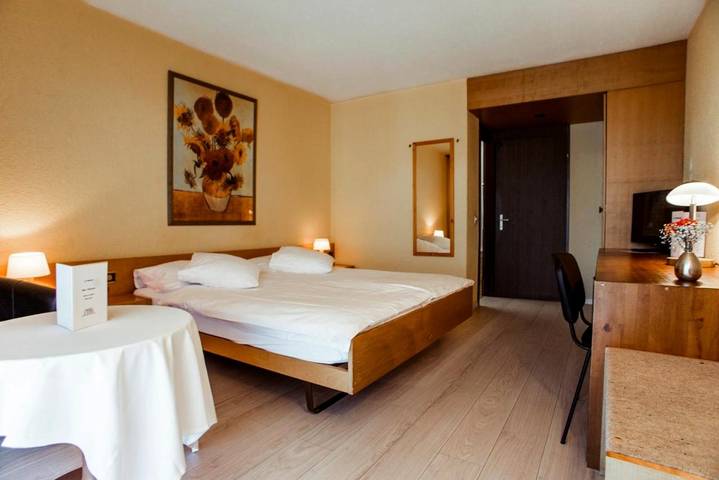 Hôtel pour 3 personnes, avec terrasse à Delémont - 3