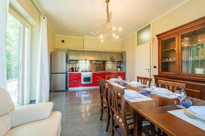 Location de vacances pour 8 personnes, avec Balcon et Terrasse ainsi que Jardin et Piscine à San Damiano d'Asti - 2
