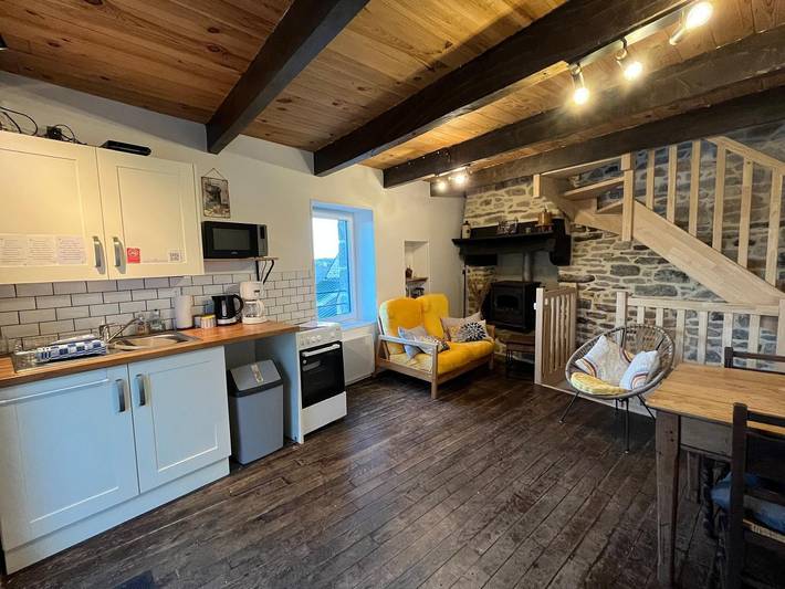 Gîte pour 3 personnes, avec terrasse ainsi que piscine et jardin à Ploërdut - 3